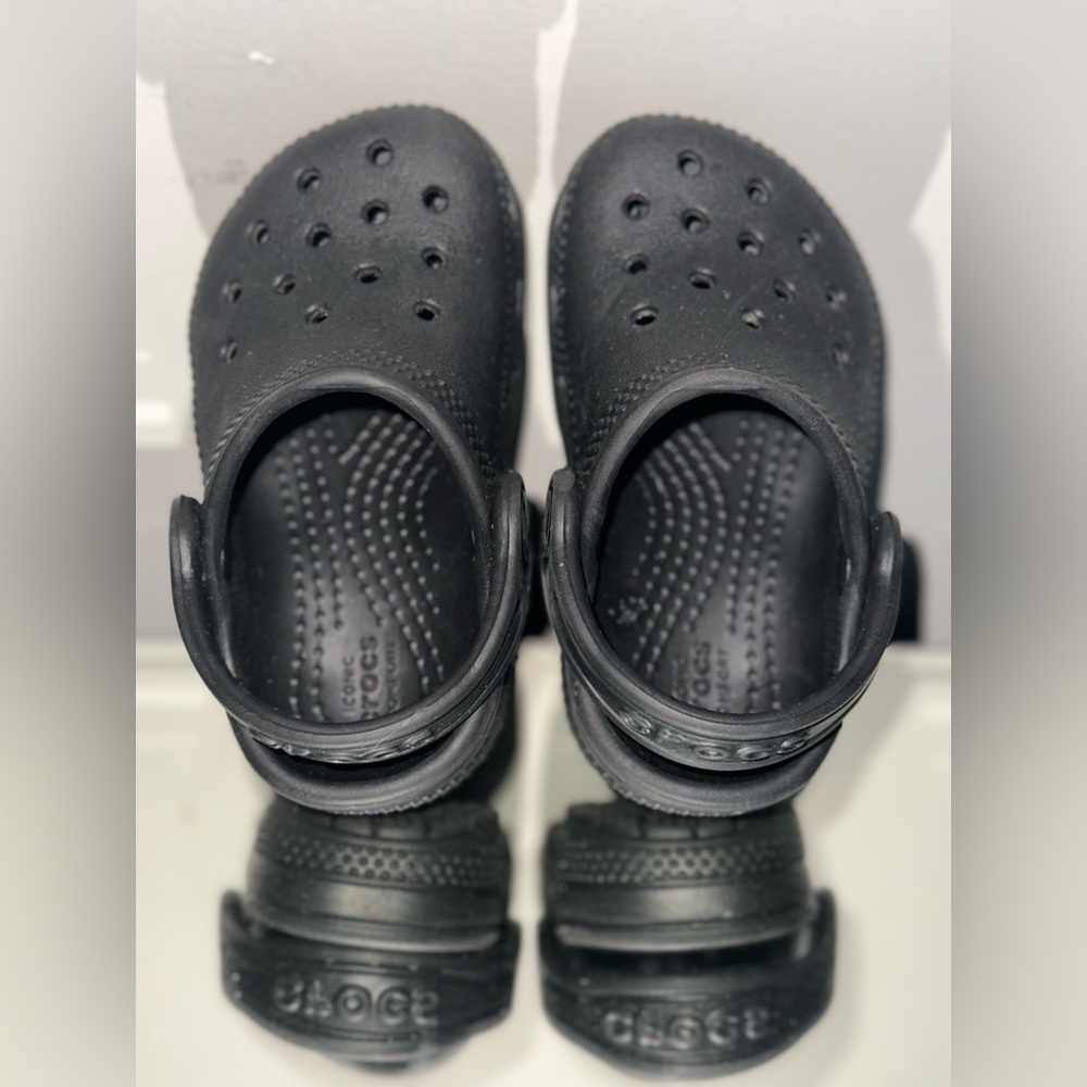Blacks Crocs - Toddler Classic Clogs - Size 5